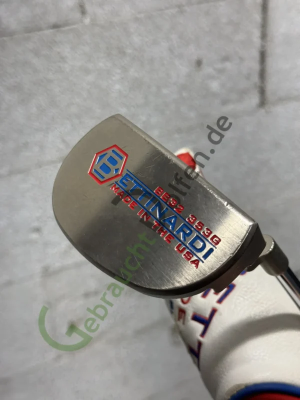 Detailaufnahme eines Golfschlägers