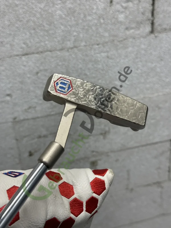 Detailaufnahme eines Golfschlägers