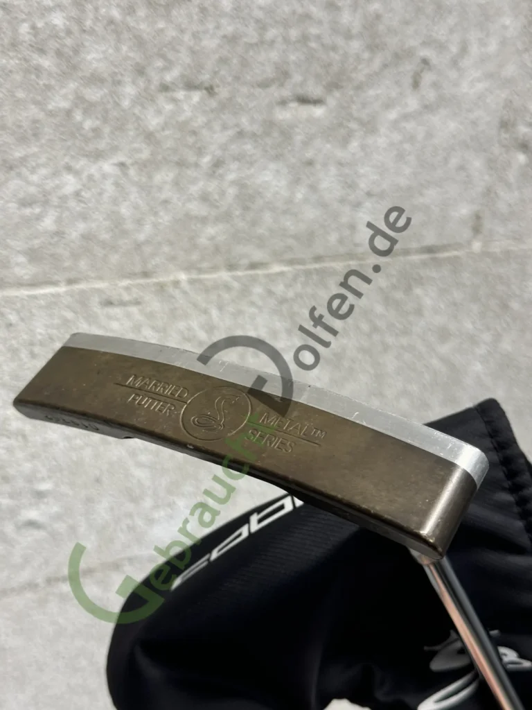 Detailaufnahme eines Golfschlägers