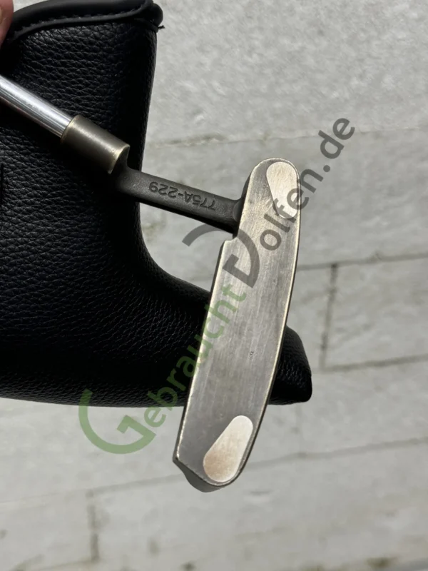 Detailaufnahme eines gebrauchten Golfschlägers