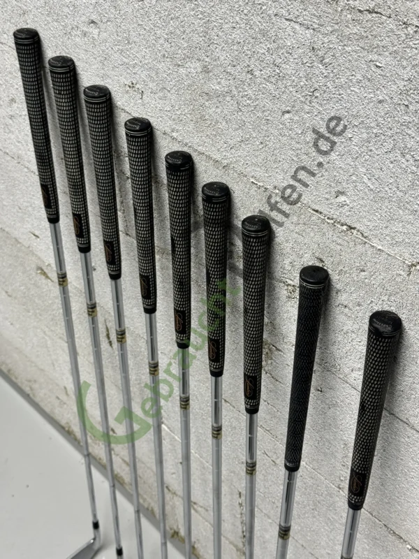Callaway Tour Authentic Prototype Eisen 2-P, Rechts RH, X-Stiff-Flex, Stahl +0.5", Dynamic Gold – Bild 6