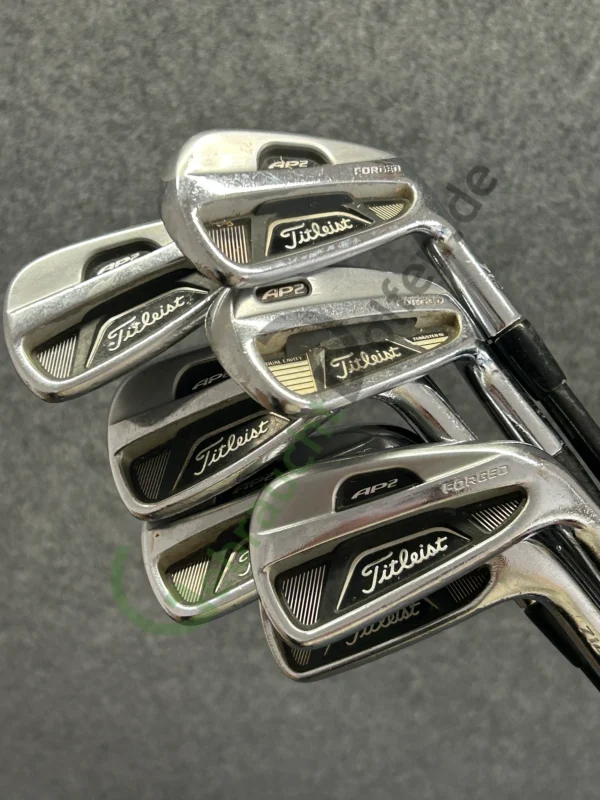 Titleist AP2 712 Eisensatz 4-PW, Rechts RH, Regular-Flex, Graphit
